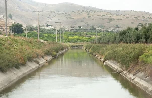 وفاة طفل غرقًا في قناة الملك عبدالله بإربد