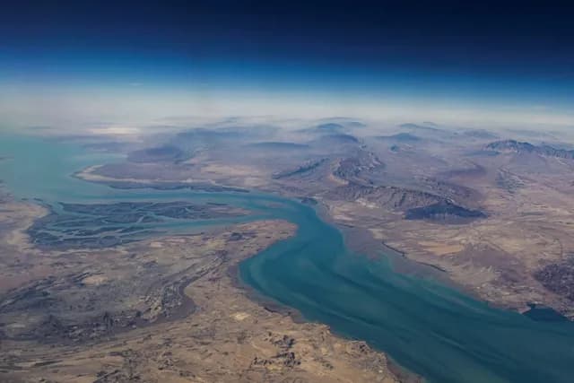 قاليباف: مضيق هرمز يبقى مغلقاً حتى تلبية شروط إيران