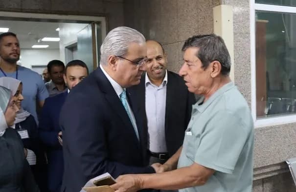 وزير الصحة يفتتح 8 عيادات تخصصية في موقع طوارئ مستشفى الأمير حمزة السابق