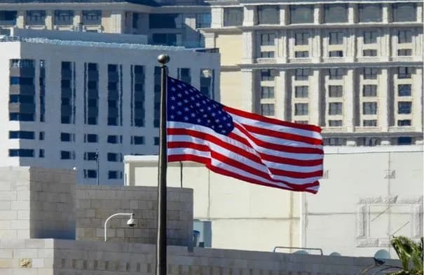 السفارة الأمريكية في الأردن تدعو رعاياها للحذر من تصعيد محتمل واضطرابات في السفر