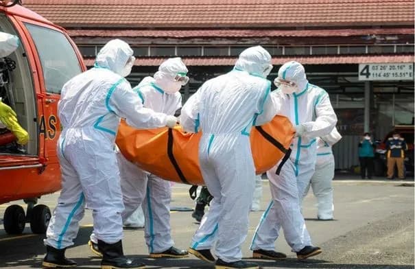 انقلاب عبّارة إندونيسية: ارتفاع الوفيات إلى 66 ومفقودون ينتظرون البحث