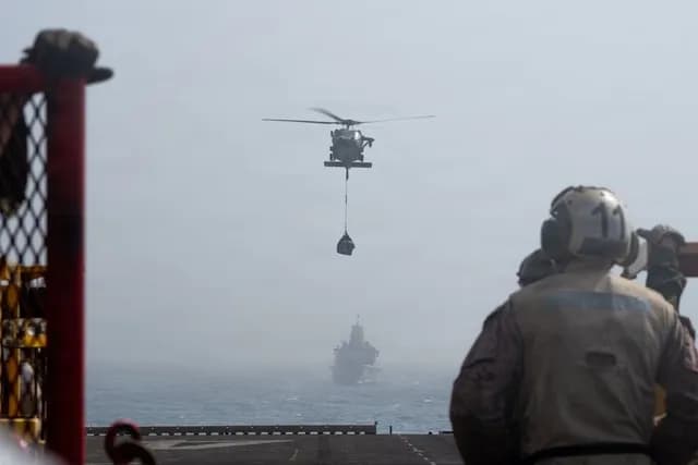 النفط يقفز 4% والذهب يتراجع بأكثر من 2% بعد ضربات أميركية على إيران