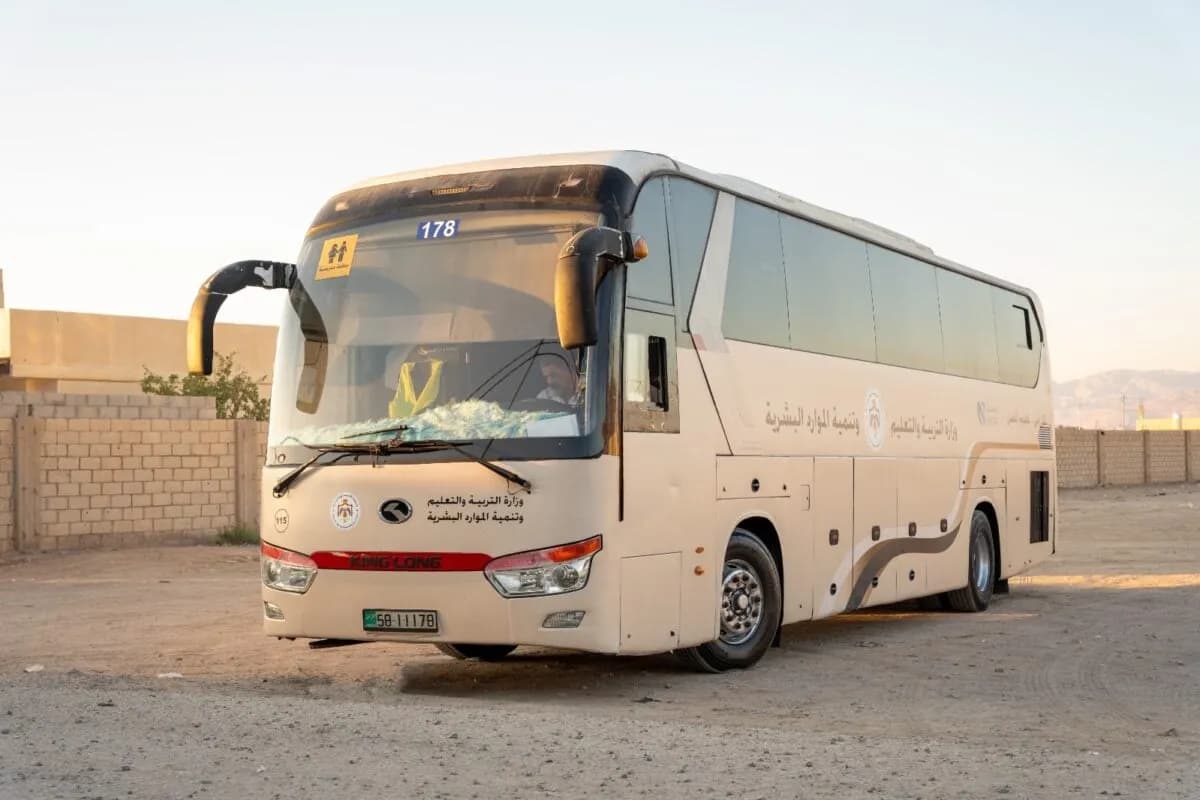 حسان يوسع النقل المدرسي المجاني في البادية الجنوبية ليشمل 3500 طالب جديد