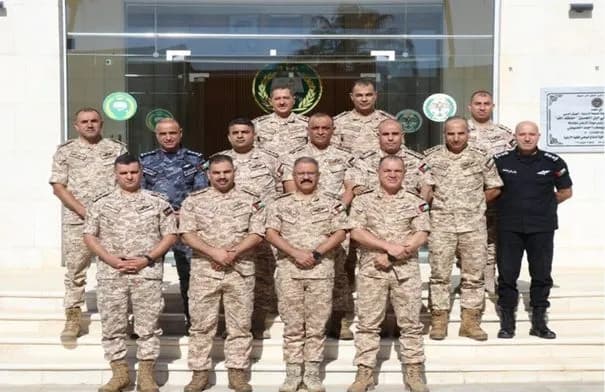 انطلاق دورة العمليات العسكرية المشتركة للضباط رقم (1) في كلية الدفاع الوطني