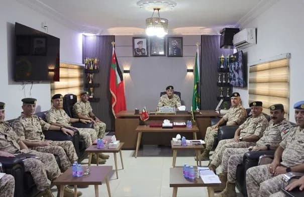الحراسيس يتفقد وحدة عسكرية في المنطقة الوسطى ويشدد على رفع الجاهزية