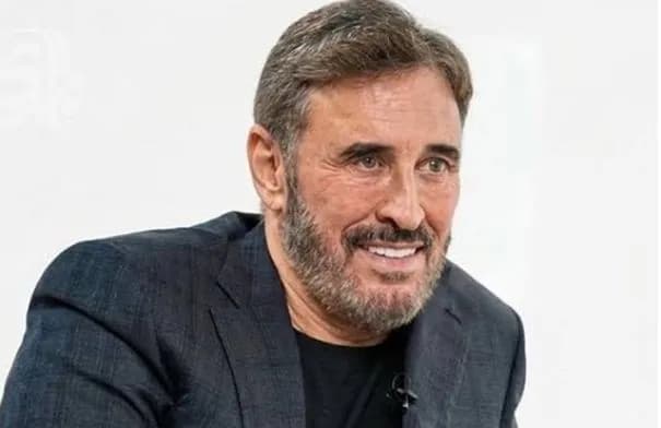 كاظم الساهر يلتقي معجبة تبلغ 88 عامًا في القاهرة