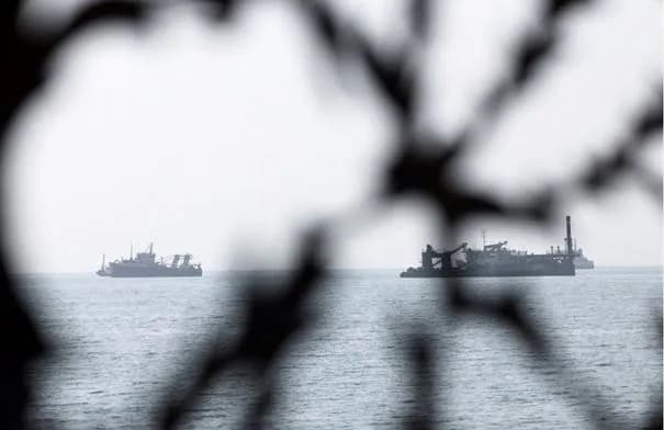 طهران تعلن تقدماً كبيراً في محادثاتها مع مسقط حول مضيق هرمز