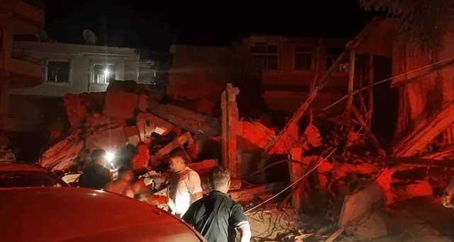 اعتراض مسيّرة لحزب الله وغارات إسرائيلية على جنوب لبنان تسفر عن قتلى وجرحى