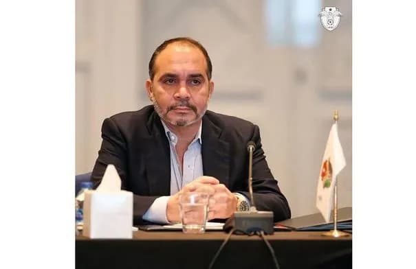 الأمير علي بن الحسين يصل مقر اتحاد الكرة وسط ترقب لقرارات أزمة البث