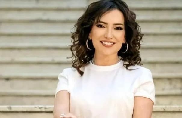 الموت يغيّب والدة الفنانة السورية أمل عرفة