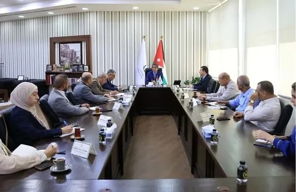 وزير الشباب يترأس اجتماعًا لدراسة تأهيل المجمع الرياضي بجامعة آل البيت
