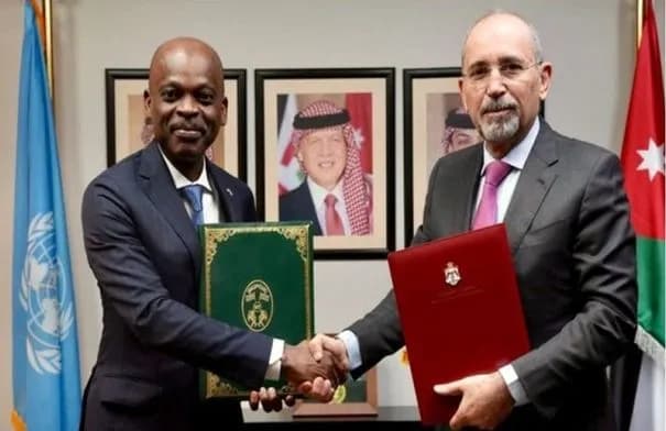 الأردن وتوغو يوقعان بيانًا مشتركًا لإقامة علاقات دبلوماسية في نيويورك