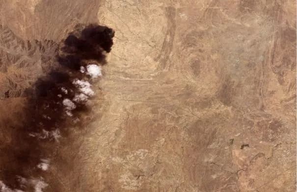 هجوم يضر بمحطتي ضخ على خط أنابيب شرق-غرب السعودي