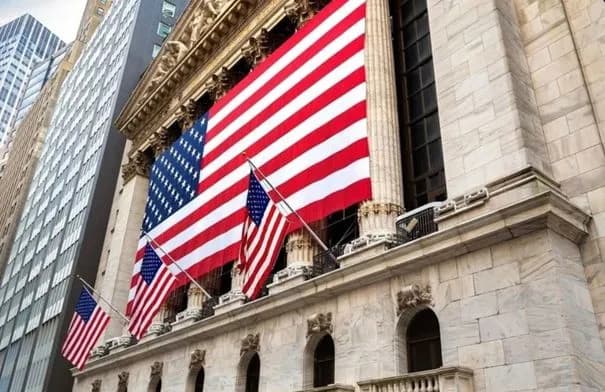 تراجع مؤشرات الأسهم الأميركية الثلاثاء وصعود نفط وست تكساس فوق 105 دولارات