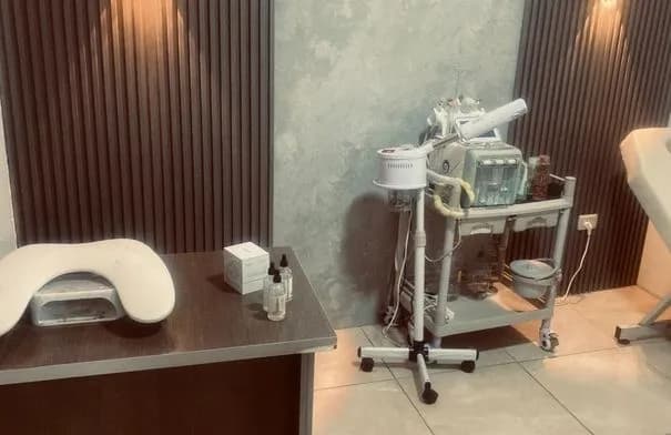 ضبط عيادة تجميل غير مرخصة داخل نادٍ رياضي للسيدات في عمّان