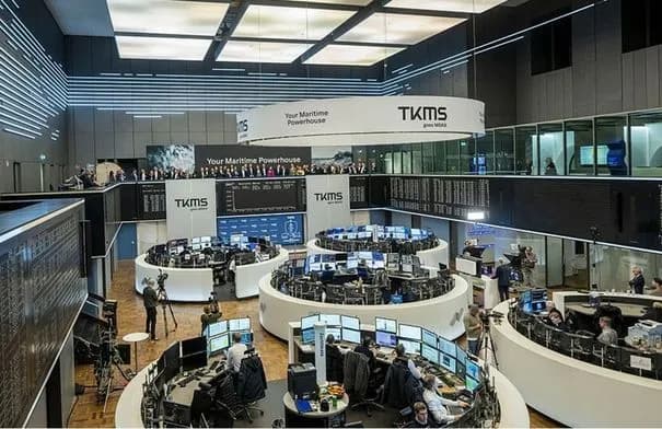 أسهم أوروبا تتراجع لأدنى مستوى في شهر مع قفزة النفط فوق 100 دولار