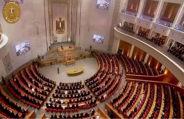 السيسي يدعو مجلس النواب المصري إلى جلسة طارئة غدًا