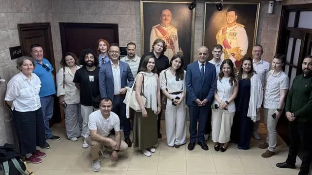 وزير السياحة يبحث مع وفد إعلامي روسي الترويج للمنتج السياحي الأردني
