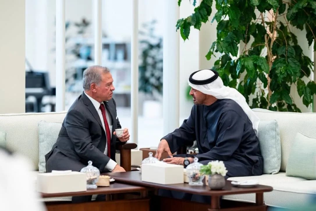 الملك عبدالله الثاني ومحمد بن زايد يبحثان في أبوظبي توسيع التعاون الاقتصادي والتجاري والتنموي