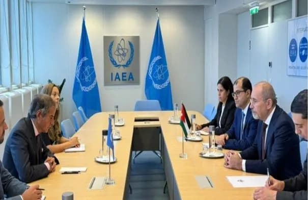 الصفدي يلتقي مدير الوكالة الدولية للطاقة الذرية في فيينا