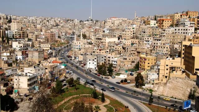 انخفاض طفيف على الحرارة الخميس والجمعة وطقس معتدل في المرتفعات