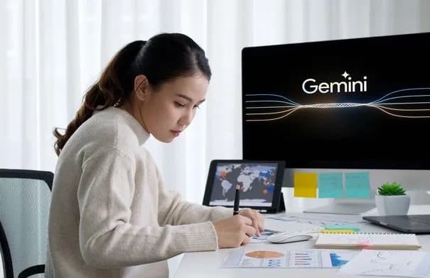 غوغل توسّع "Gemini Notebook" بمحادثات صوتية فورية بنحو 100 لغة