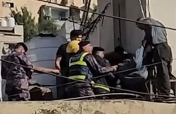 الدفاع المدني ينقذ شخصاً سقط في منور بعمق 13 متراً وسط عمّان