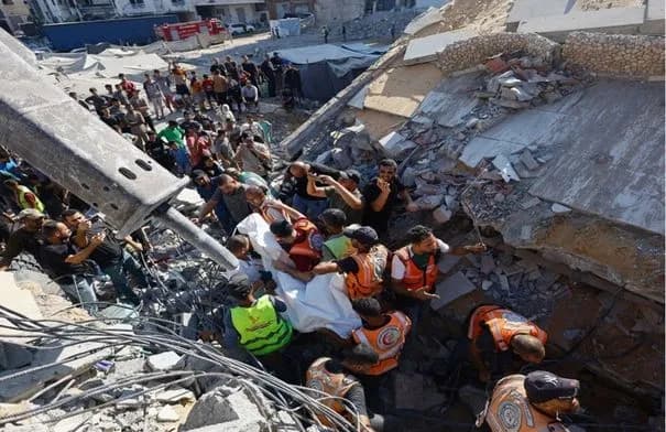 وزارة الأشغال في غزة تطالب بفتح المعابر وإدخال معدات الإنقاذ