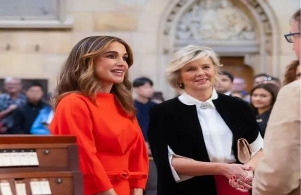 الملكة رانيا تلتقي السيدة الأولى للتشيك إيفا بافلوفا في براغ