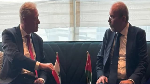 الصفدي يلتقي نظيره اللبناني في القاهرة قبل اجتماعات الجامعة العربية