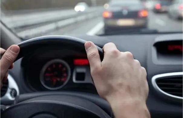 الأمن العام ينفي اشتراط فحص لياقة بدنية لتجديد رخص القيادة