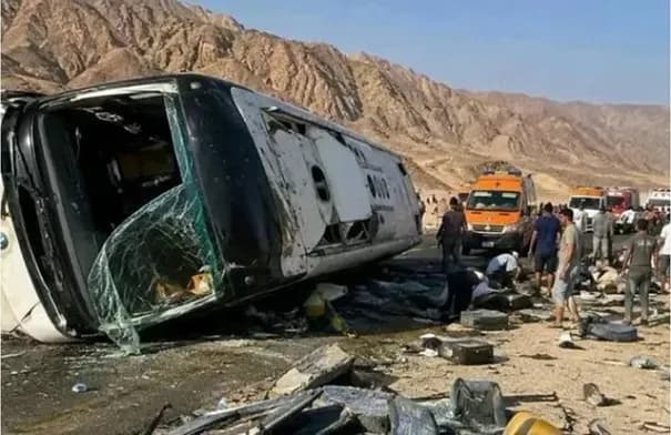 سفير الأردن في مصر ينعى ضحايا حادث الحافلة ويعزي ذويهم