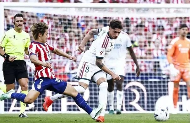 ريال مدريد يهاجم حكم ديربي أتلتيكو ويصف قراراته بـ«الكارثية»