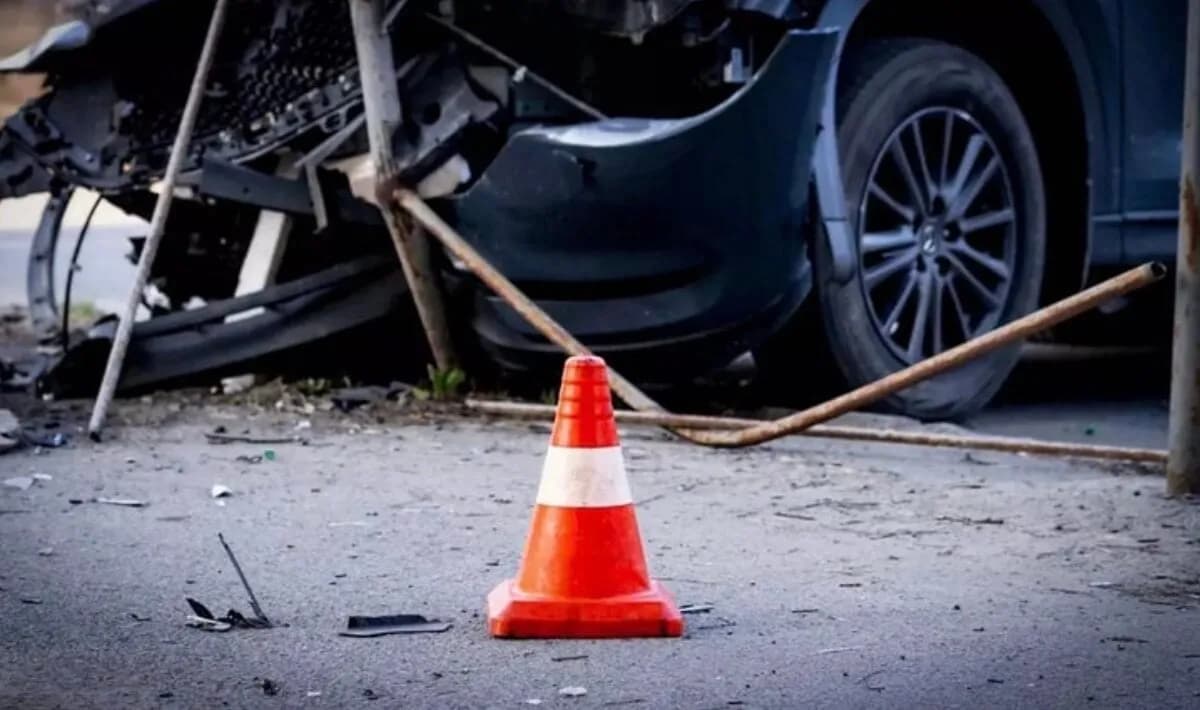 الدوريات الخارجية تضبط مركبتين بسرعات خطرة وتتعامل مع تصادم ثلاثي