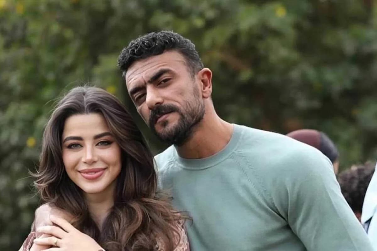 يارا السكري تلمّح لارتباطها بأحمد العوضي في قمة الإعلام العربي 2026