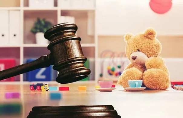 العراق: سجن أم وأربع نساء 6 سنوات لبيعهن رضيعًا