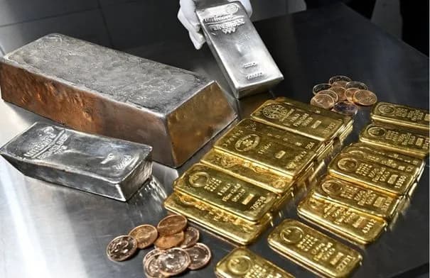 الذهب يتراجع وسط ترقب قرار الفائدة الأميركية وارتفاع أسعار النفط