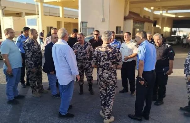 مدير عام الجمارك يزور جمرك جابر لبحث أزمة الشحن