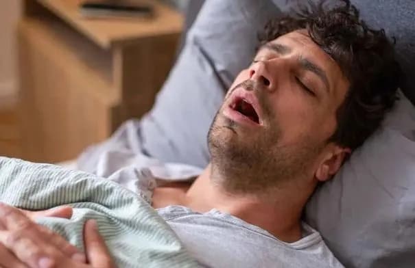 دراسات تربط نقص فيتامين د بزيادة خطر الشخير واضطرابات التنفس أثناء النوم