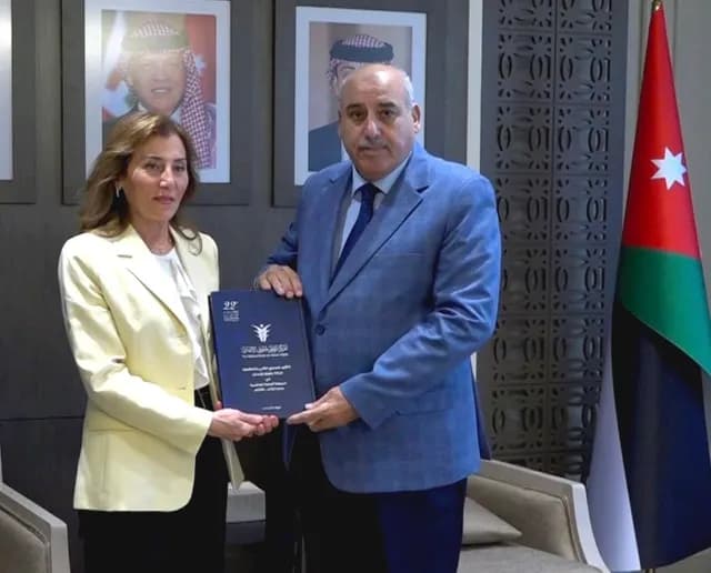 القاضي يتسلم التقرير السنوي لحقوق الإنسان في الأردن