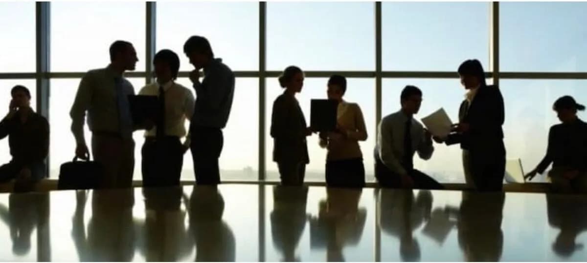 هيئة الخدمة والإدارة العامة تنفي وجود تعديلات على مكافآت موظفي القطاع العام
