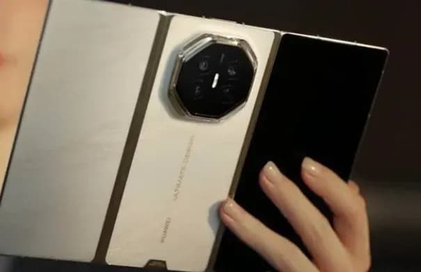 "هواوي" تكشف رسميًا عن هاتفها ثلاثي الطي Mate XT 2