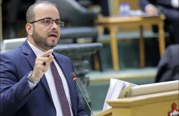 النائب السابق حسن الرياطي يبدأ تنفيذ حكم بالسجن عامين بعد تسليم نفسه