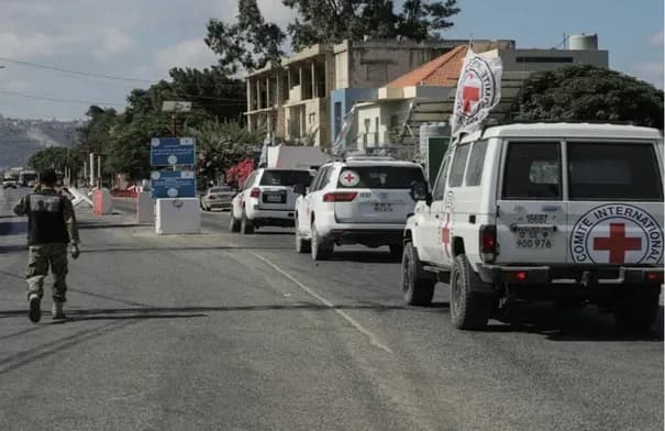 الصليب الأحمر ينقل أربعة مفرج عنهم إسرائيليًا إلى لبنان