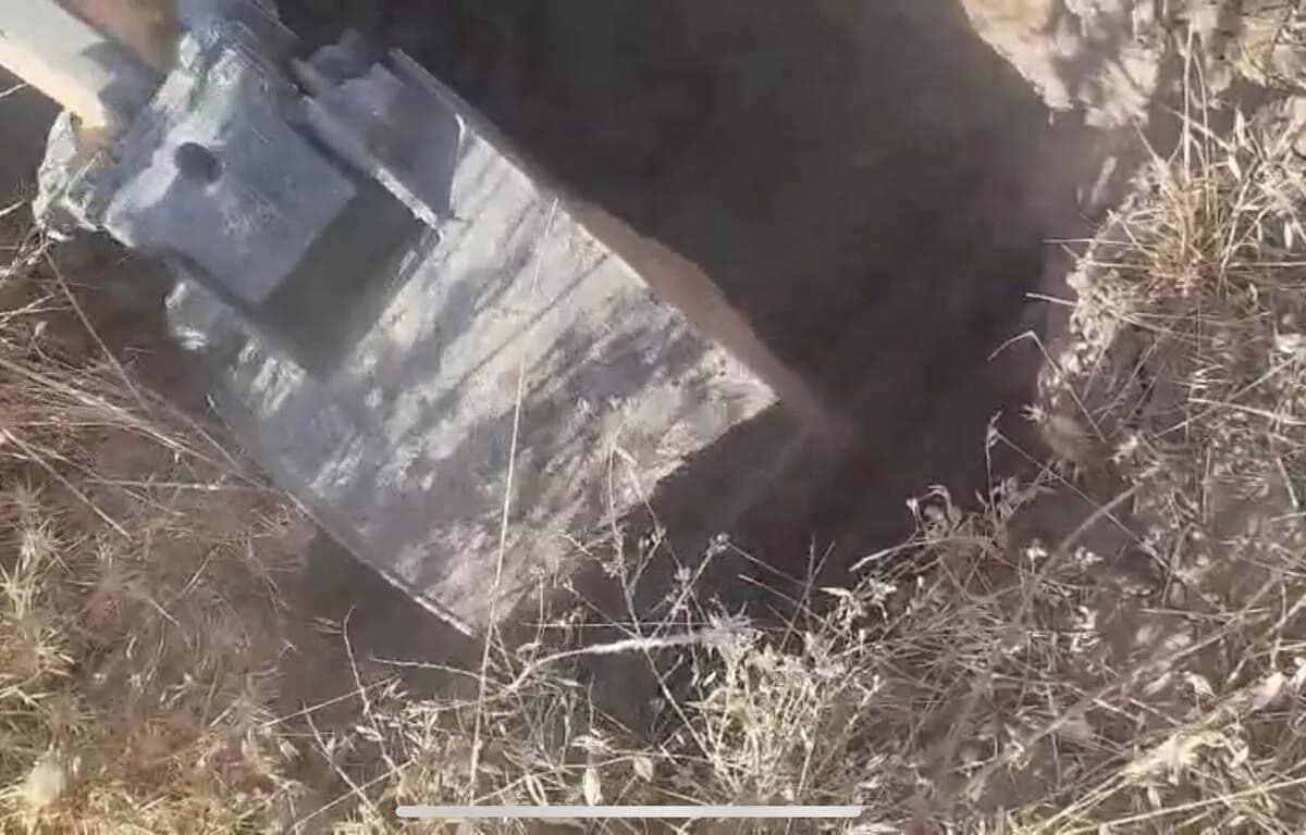 المياه تضبط اعتداءً ضخماً بتفريغ مياه عادمة صناعية في شبكة صرف القسطل