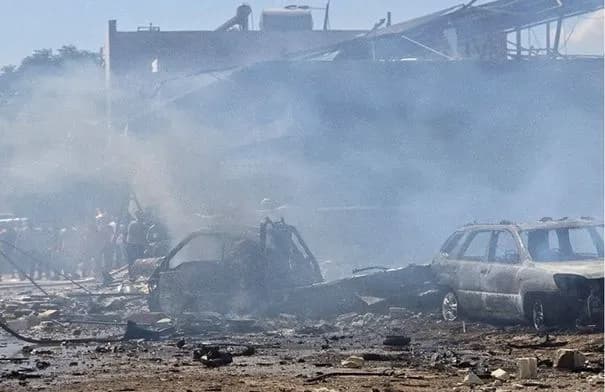 ارتفاع حصيلة انفجار سيارة ذخيرة في إدلب إلى 5 قتلى
