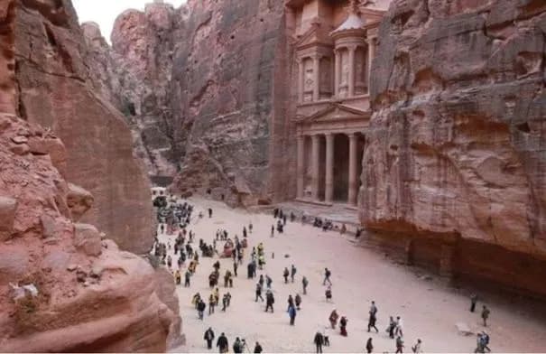 زوار اليوم الواحد للأردن يرتفعون 8.3% خلال 7 أشهر