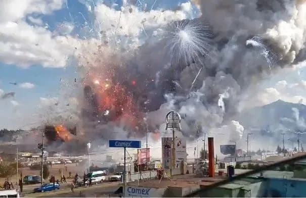 مقتل 10 وإصابة 64 في انفجار ألعاب نارية بالمكسيك