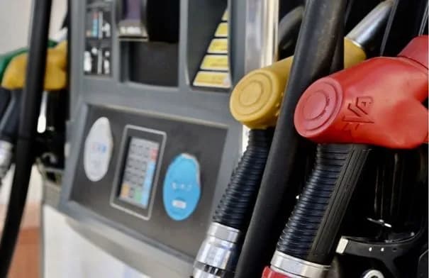 الديزل في بريطانيا يسجل رقماً قياسياً جديداً على خلفية حرب إيران