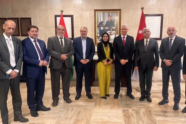 لجنة التوجيه الوطني والإعلام النيابية تزور مؤسسة الإذاعة والتلفزيون لبحث التطوير والتحول الرقمي